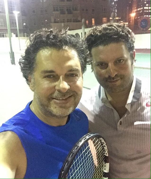 chi_jdid's tweet photo. #راغب_علامة يروح عن نفسه في #دبي بعد وفاة #والديه 
@raghebalama https://t.co/yN2Thu9b3Q