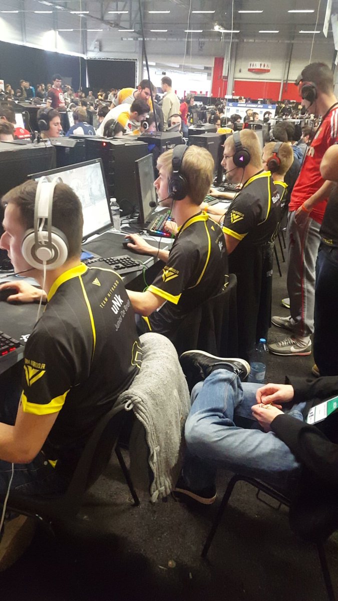 AZR1x's tweet image. @Nitrado_uNk ! #NitradoArmy