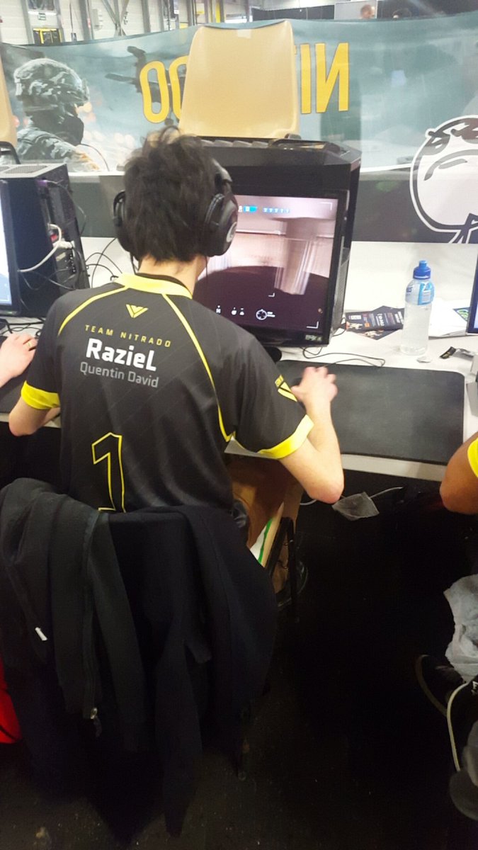 AZR1x's tweet image. @Nitrado_RazieL ! #NitradoArmy