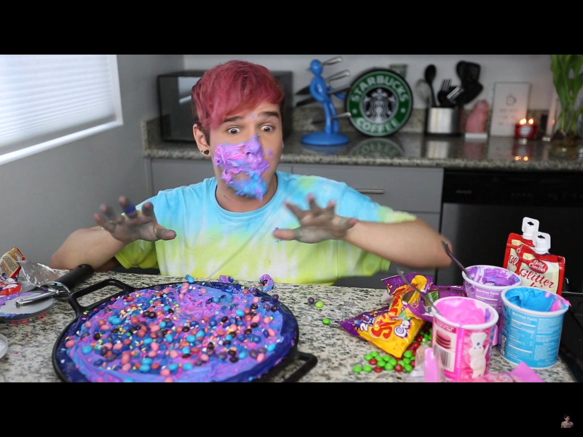 maddie420__'s tweet photo. When he cums on your face without warning😂 @MatthewLush https://t.co/gJFmAzUpGP
