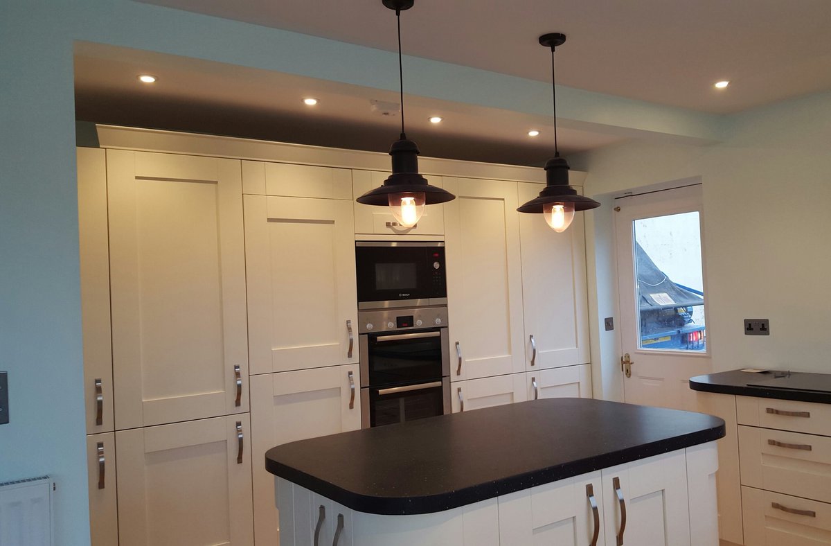 Imperia_build's tweet photo. House renovation #kitchen #luxury #lighting https://t.co/3ojnVhvxXs