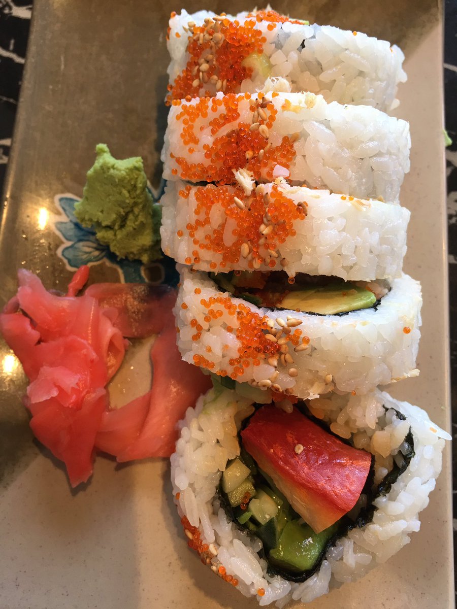 wqchan319's tweet photo. Barbeque Salmon Roll https://t.co/cM8cDFSWgB