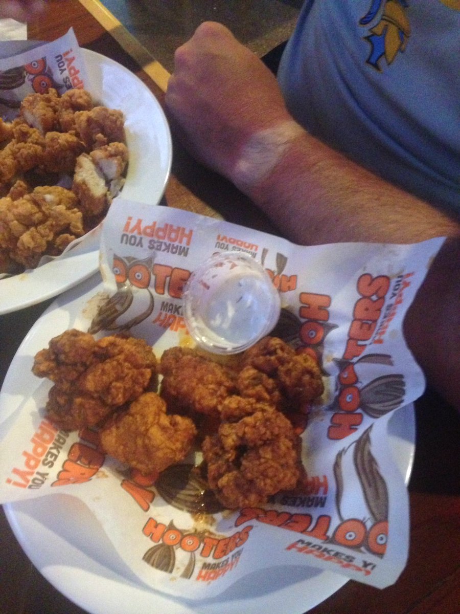 CoachYeisley's tweet photo. Obstacles in every championship run. Just hit the first one... Not enough ranch dipping sauce! #WingChallenge2016 https://t.co/n8t9UBO1Da