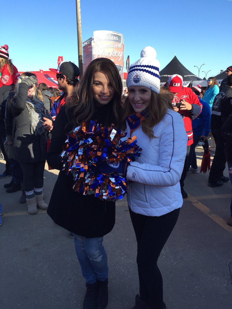 OctaneMorganA's tweet photo. I had a great day @hometownhockey_ I had the pleasure of meeting the amazing @jessmoskaluke   #daymade #sheisamazing https://t.co/F4PtPW2fGS