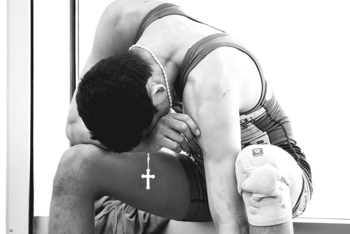 JManganPhoto's tweet image. It's not always sunshine and rainbows in wrestling; the toughest find a way to finish their best. #truesecond