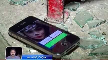iihtishamm's tweet photo. 'Mum' calling
This one image is worth millions of tears, bulk of pain and cant be written in words #PrayForPakistan https://t.co/sZkSGpOswC