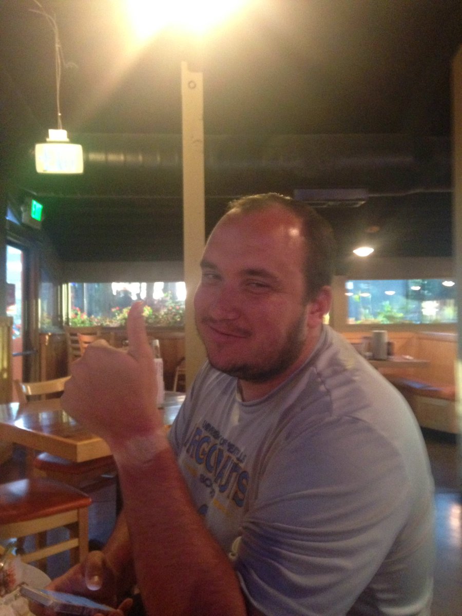 CoachYeisley's tweet photo. The grit, the determination, and the watch tan line. This kid may have just what it takes! #WingChallenge2016 https://t.co/CUMoXcDlxh