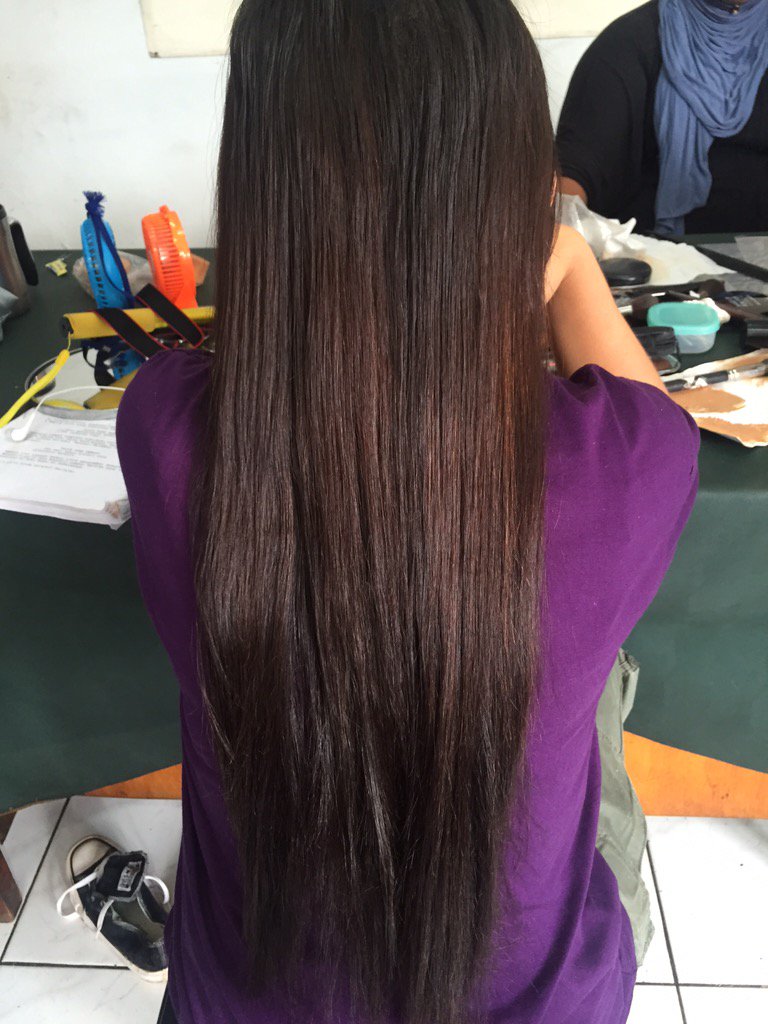 prillyyla's tweet photo. Rambut mba Gendis...panjang bgggtt!! https://t.co/3XjdQ1jMEG