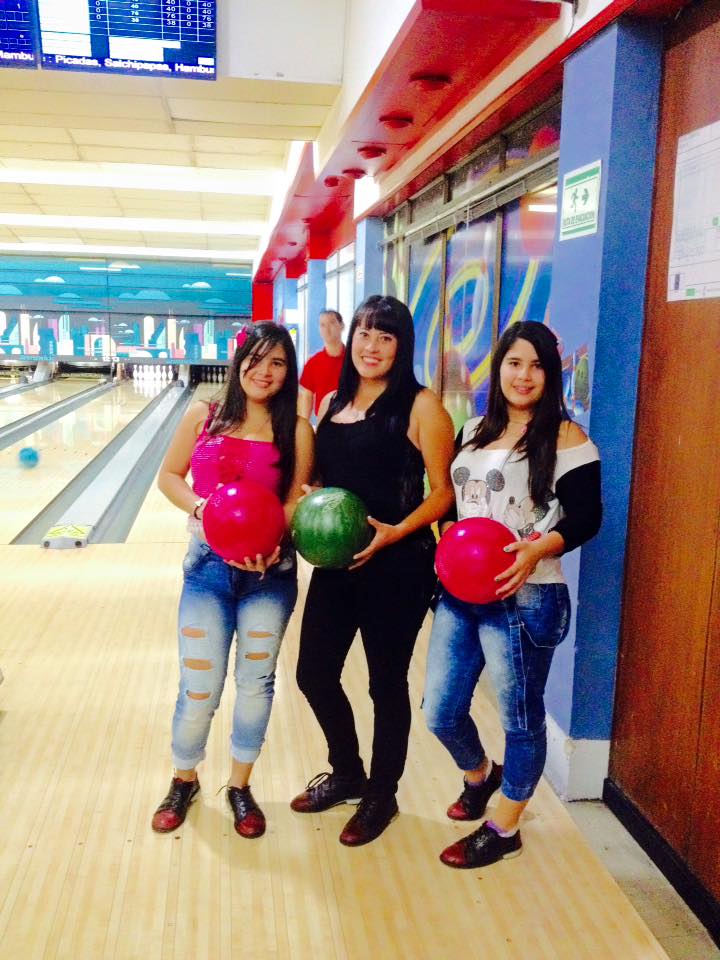 MURCIA_BRILLITH's tweet photo. JAJAJA...APRENDIENDO A JUGAR
BOLOS JEJEJE 😉👅 https://t.co/a1G1snwrQ0