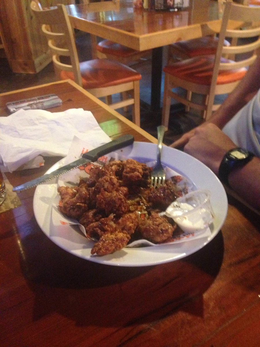 CoachYeisley's tweet photo. The last 12 pieces... This is where they separate the men from the boys! #WingChallenge2016 https://t.co/3dNkNL4aXU