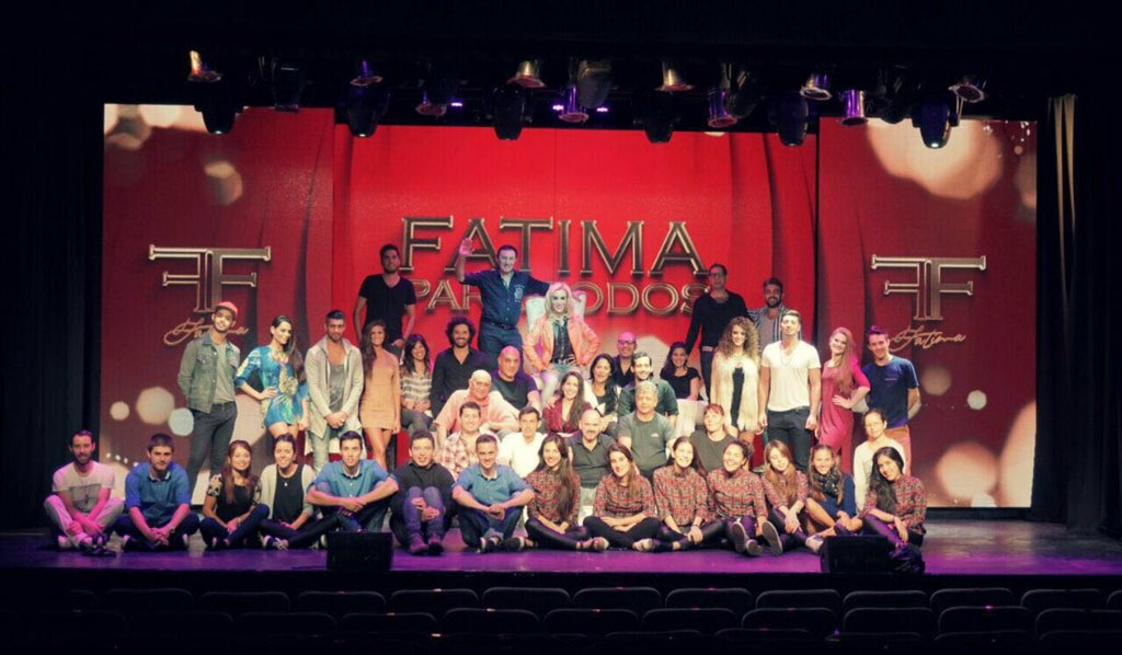 HiComunicacionI's tweet photo. Equipazo! Un placer trabajar temporada 2016 con ustedes @fatimaflorez geniaa!!ultima función en VCP! https://t.co/zHCKhSSK5U