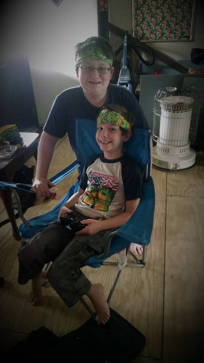 LittleRedByrdee's tweet photo. Heroes in a half shell... TURTLE POWER! #TeenageMutantNinjaTurtles Reversible Headbands #Cowabunga! #ThatBeardTho https://t.co/qohdvvtyII