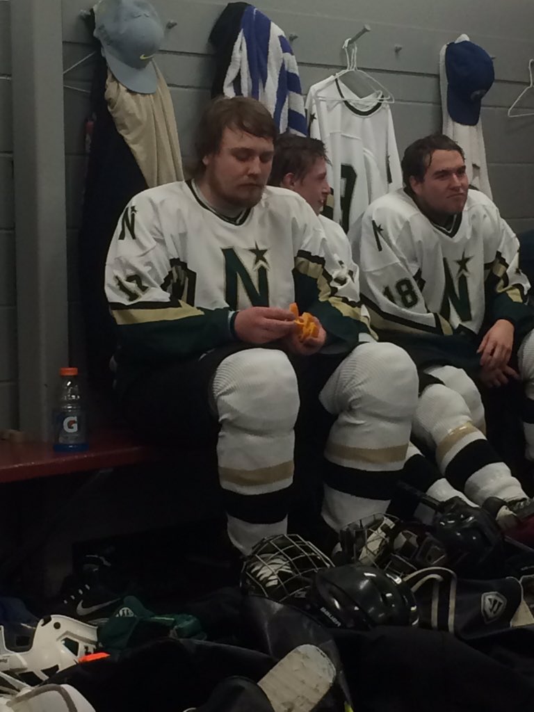 NezNorthstars's tweet photo. After the second stars still down 3-2. Stars look to there retiring players to step up big and ride this home https://t.co/CeJYjII0YD