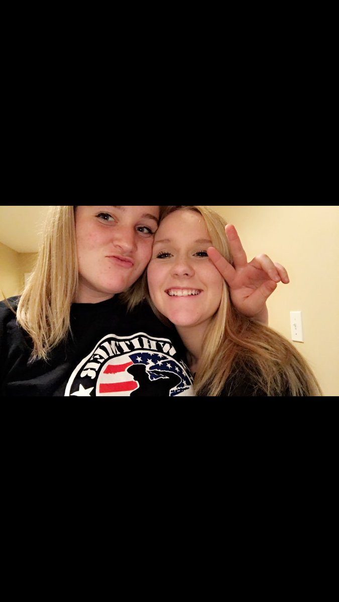 MaKennaHerzig's tweet photo. Sister??🤔👭 https://t.co/kAoOQU1DhE