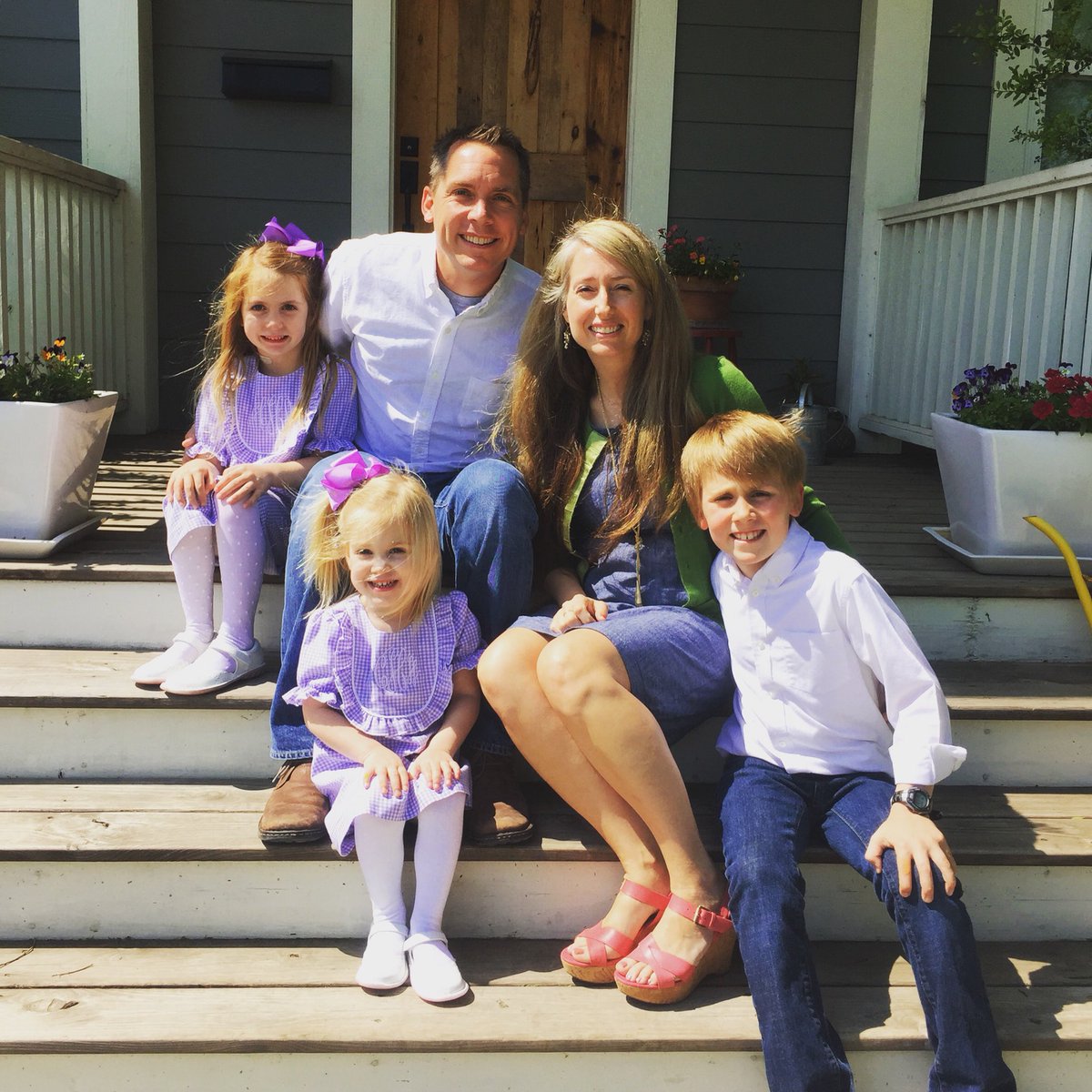 clintonharp's tweet photo. #eastersquad #lovebuildrun https://t.co/Vy9XIWdEJ4