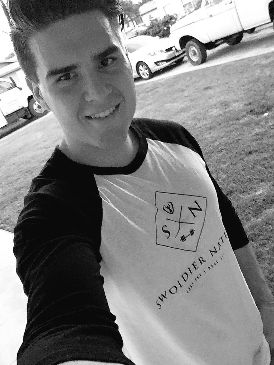 Ardenfit's tweet photo. On this great Easter Day wearing the new @swoldiernation shirt! @stevecook hope everyone is enjoying the day! https://t.co/MZUTLgkq2l