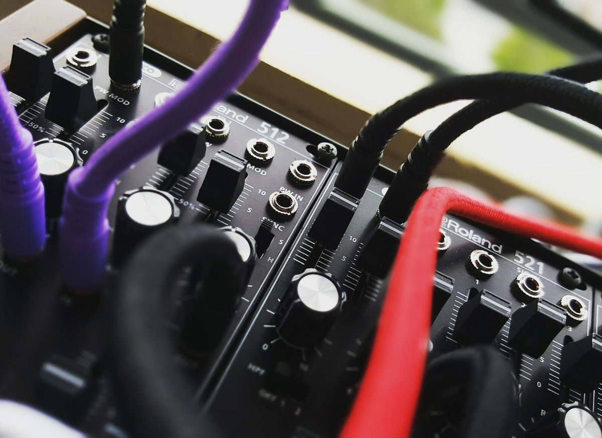 RolandGlobal's tweet photo. The 100% analog 512 Dual VCO and 521Dual VCF modules. #system500 #modular #analog #eurorack https://t.co/vGG0mkSmWo