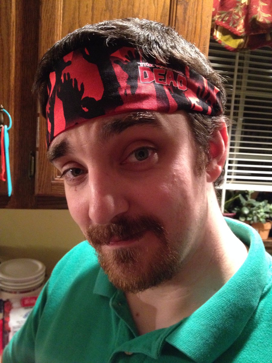 LittleRedByrdee's tweet photo. @AMCTalkingDead #TheWalkingDead Handmade Headbands - Sexy as Michonne's shag apple; Thread counts tracked by Carol. https://t.co/K40YYFZqrq