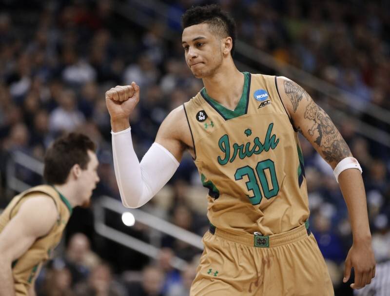 SPORTalkND's tweet photo. Halfway through the 2nd ND trails UNC 61-52! Plenty of time to make another run and WIN this! #NotDoneYet☘ #NDvsUNC https://t.co/CTv3RG2EIg