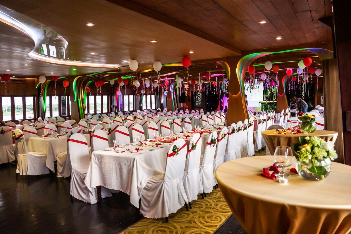 elisa005113's tweet photo. There are many type of rooms such as: VIP, Season, Party, Meeting...
#welcometoElisarestaurant
#setuproom https://t.co/jWStlpQ635