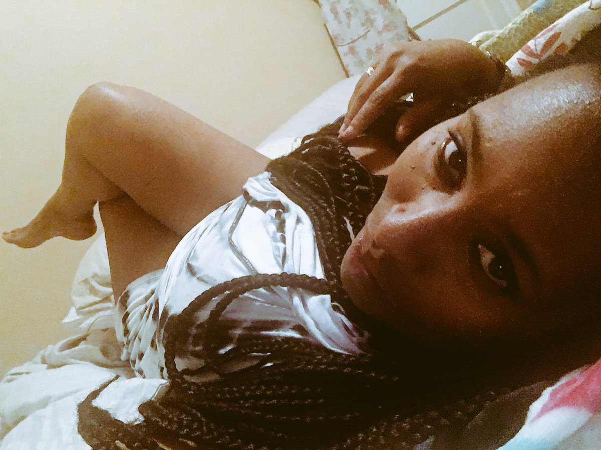 kellygo2war's tweet image. #livingroomflow