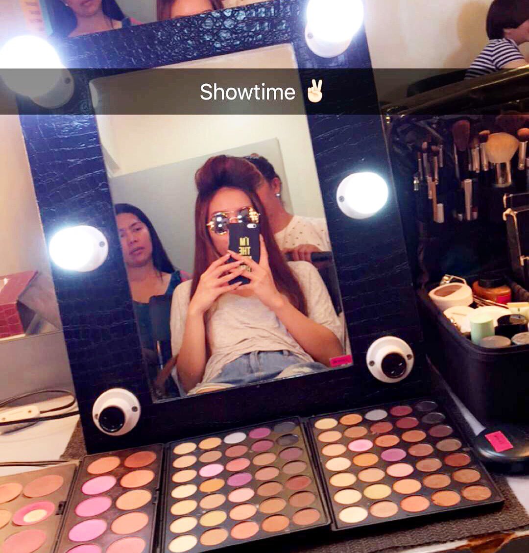 4SISTERSMUSIC's tweet photo. Make up time! 💄 #ItsShowtime #4thImpact https://t.co/RxzXPs1ifP
