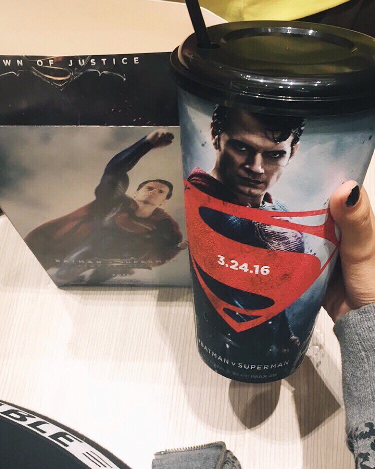 BowerxDepp's tweet image. Seen #BatmanvSuperman yesterday in 4D. So breathtaking ❤️😍 (yes I wore batman shirt but I'm Henry girl af)
