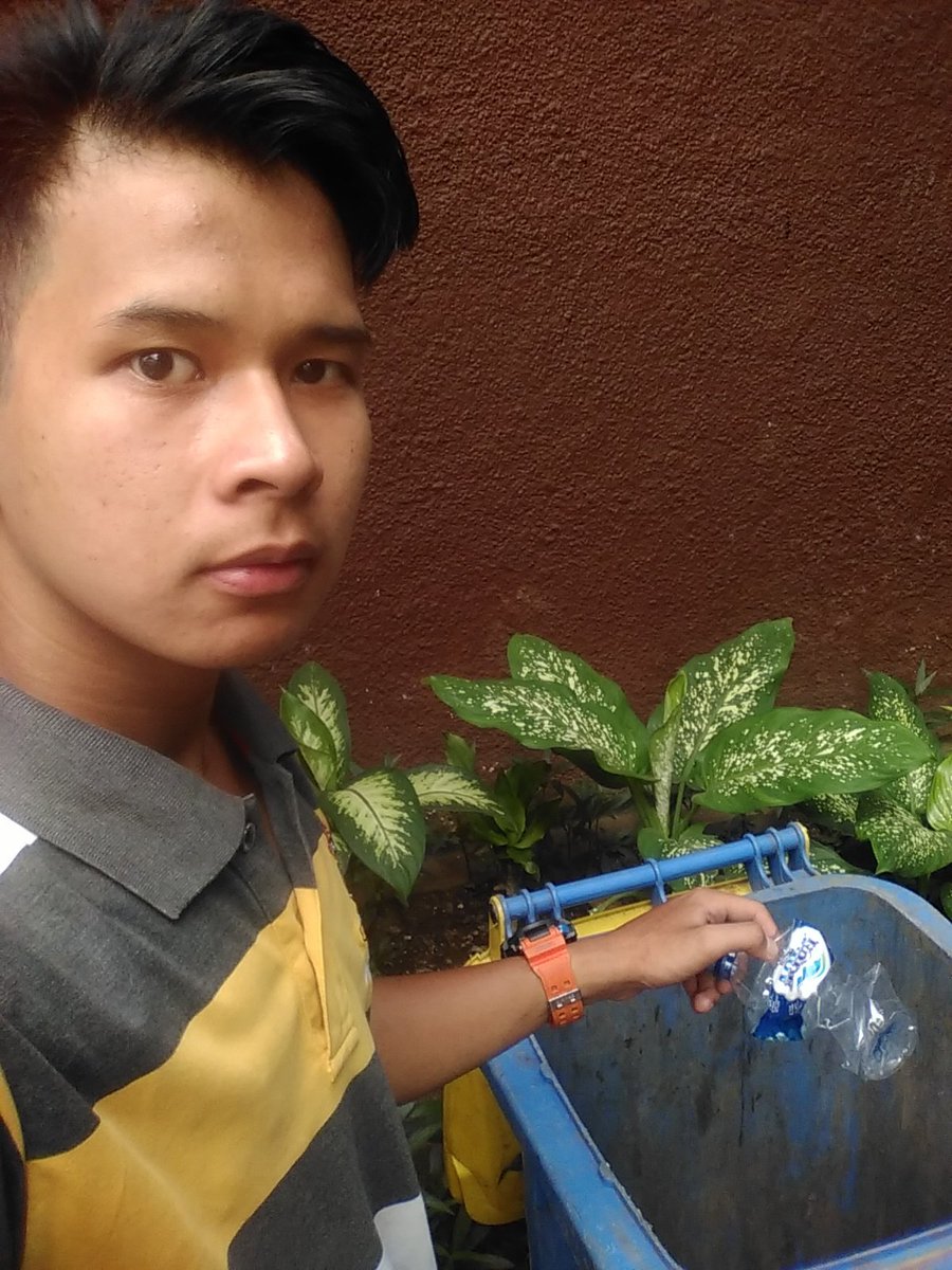 kamera_hijau's tweet photo. Keren itu buang sampah pada tempatnya @malapatiubk 
https://t.co/bhcjxfh67v https://t.co/ICWNiGvFZS