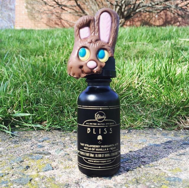 ___justkell's tweet photo. Hope everyone had a Bℓιѕѕfυℓ Easter! 🐰🐣💛😋 #vapewitheffect #epothecary #BLISS #vape @ElixirVape https://t.co/jvul3mkwsK