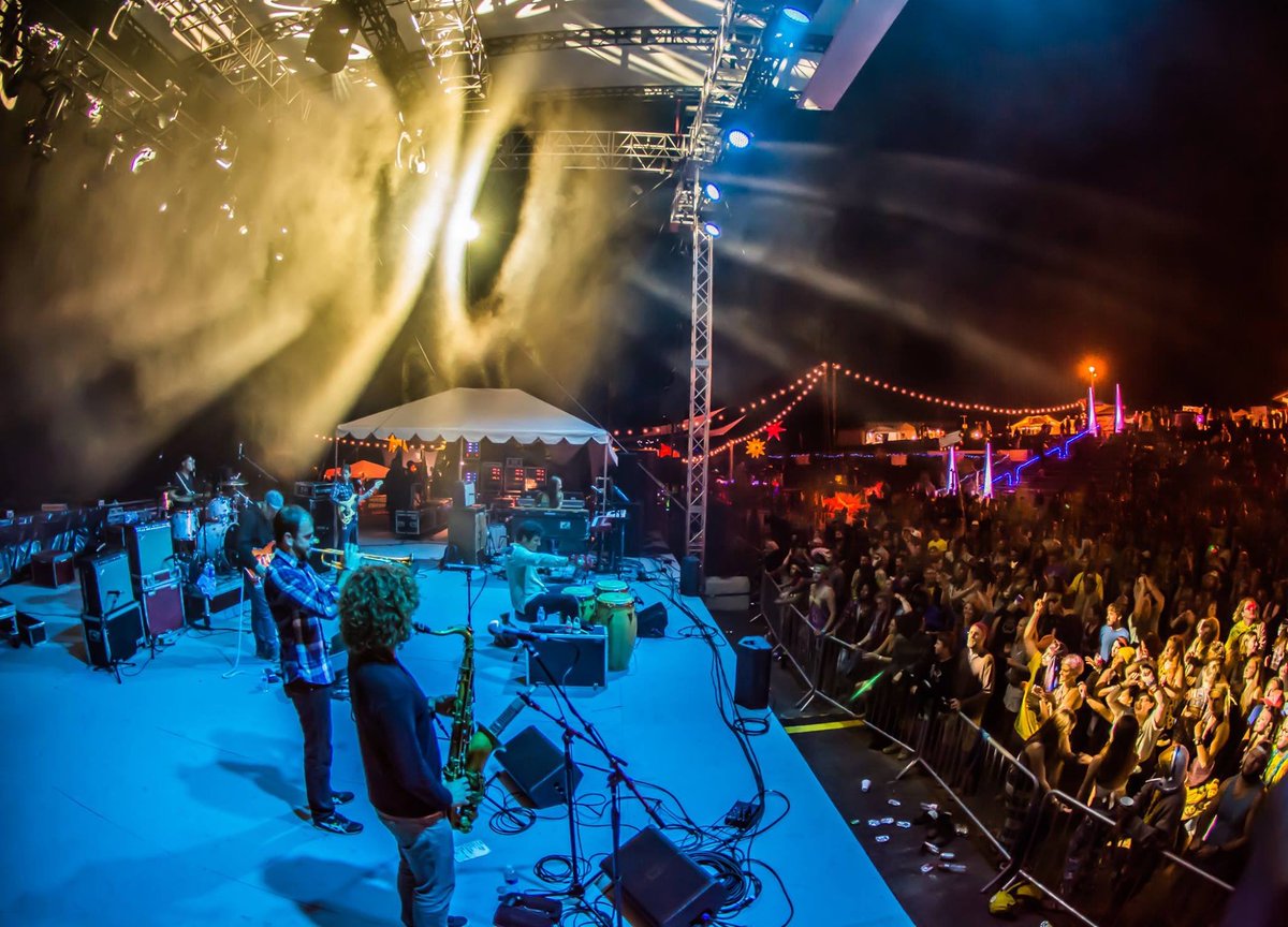 SummerMeltdown's tweet photo. It's been tested. Saxophones sound good here ☀
📷  Jason Charme Photography https://t.co/EEikq96XG9