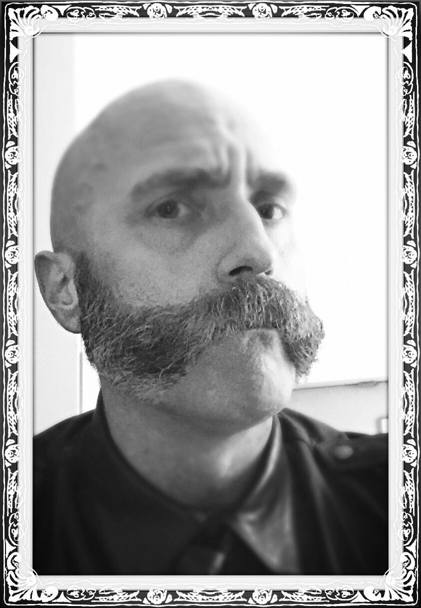 DomQxote's tweet photo. I ran into a #razor which sent me back in time. #AheadoftheCurve #beard gone #moustache rules! #friendlymuttonchops https://t.co/GeGlL5C40x