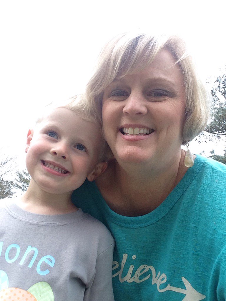 MotwellOtwell's tweet photo. Egg hunt selfie!
#Jett 
#AuntMel https://t.co/YLEmTbdigu