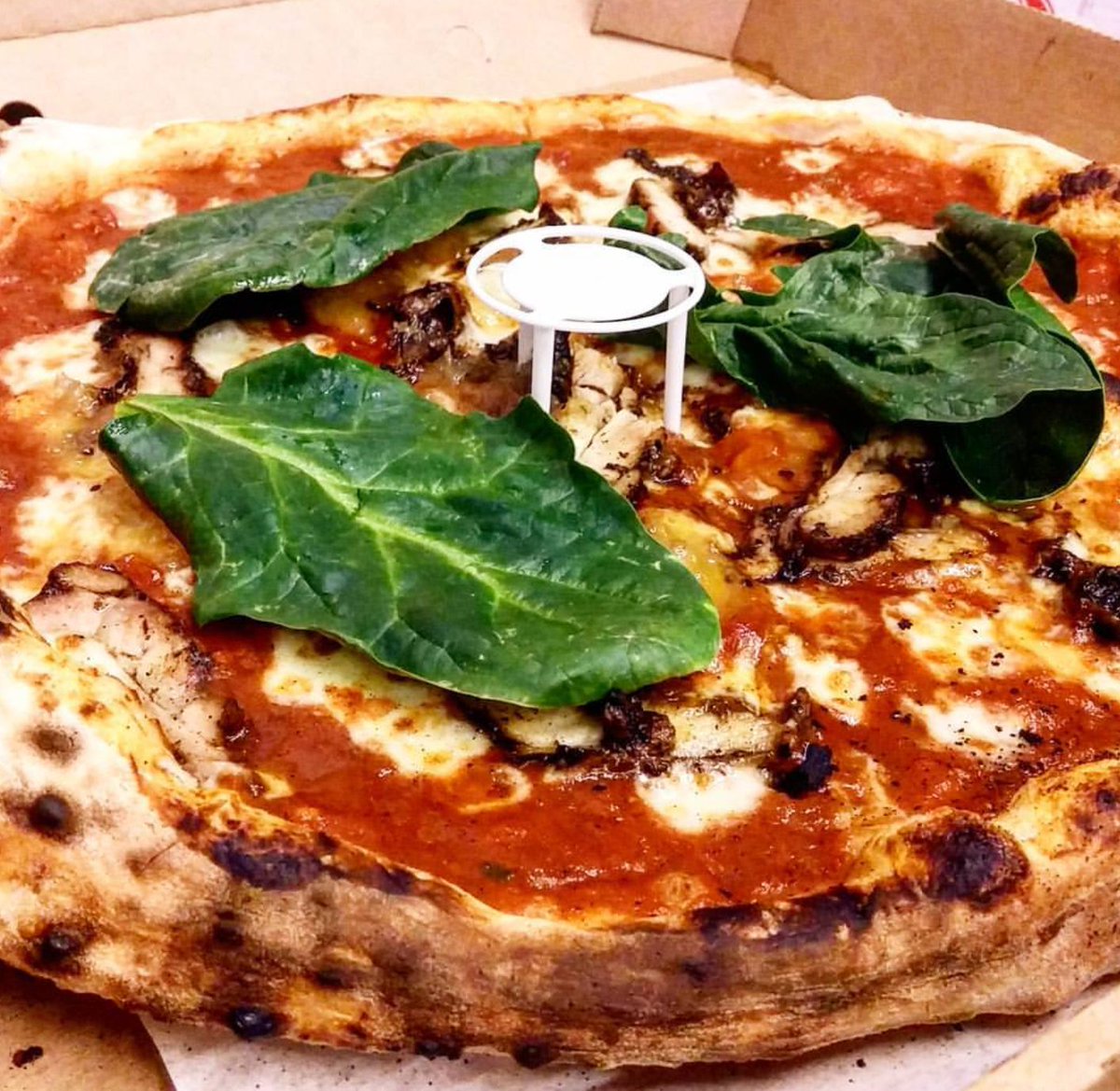 LondonPopups's tweet photo. #FinalDay for the @YardSalePizza x @WMCJ_LDN #JustJerkin #jerkchicken pizza in #E5 +delivery https://t.co/tiKydRaUq7 https://t.co/FaBFCztVBe