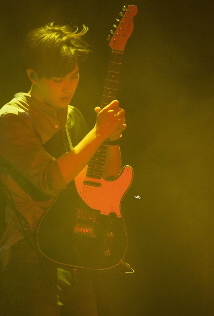 miffpy's tweet image. 160326 #cometogetherinhangzhou
#CNBLUE #이종현 #씨엔블루 
@cnbluegt ( ˘ ³˘)♡

miffy0515.tumblr.com
