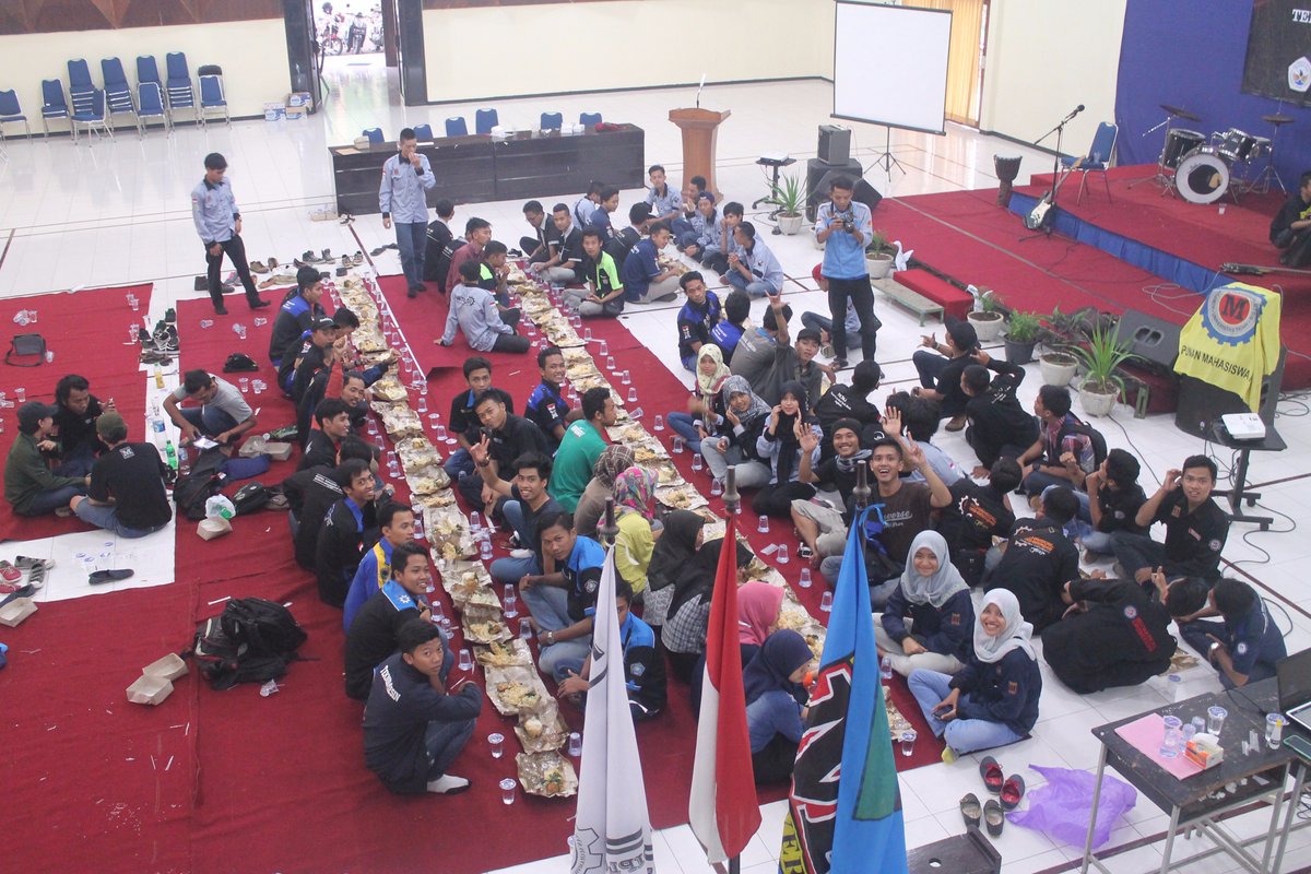 hmtmd3_untidar's tweet photo. Dies Natalis HMTM_D3 UNTIDAR #1, Trima kasih atas kedatangannya. Mesin makin solid #salamsolver #DiesNatalis https://t.co/JWxbEUrHQ0