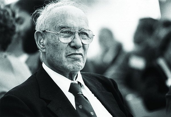 ceoworld's tweet photo. "Strategy is a commodity, execution is an art." —Peter Drucker
#mondaymotivation #successornothing https://t.co/ZgpxV9TmEa