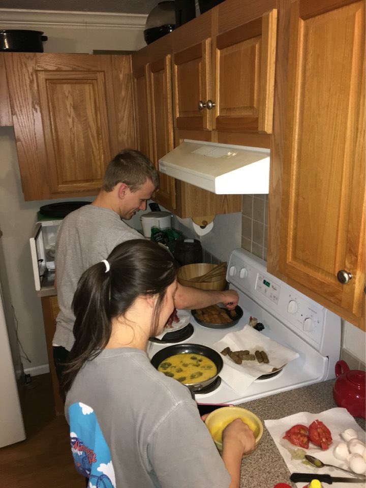 MAB_Dallas2's tweet photo. Site leaders or mom and dad in disguise? Cookin' up a storm and get ready for our first day of service! 🎉🎉 https://t.co/894y4QVA8d