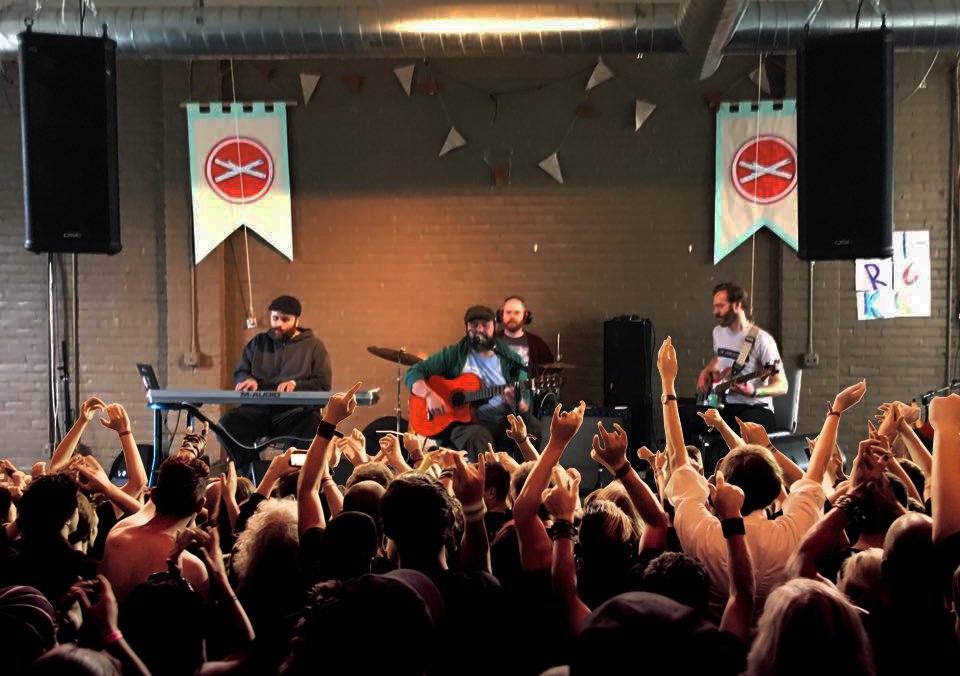 sleepy_seahorse's tweet photo. Had a blast playing at The WaterCooler for Treefort!!! Thank you @treefortfest #treefort2016 #treefortV https://t.co/W6n5tINwqU