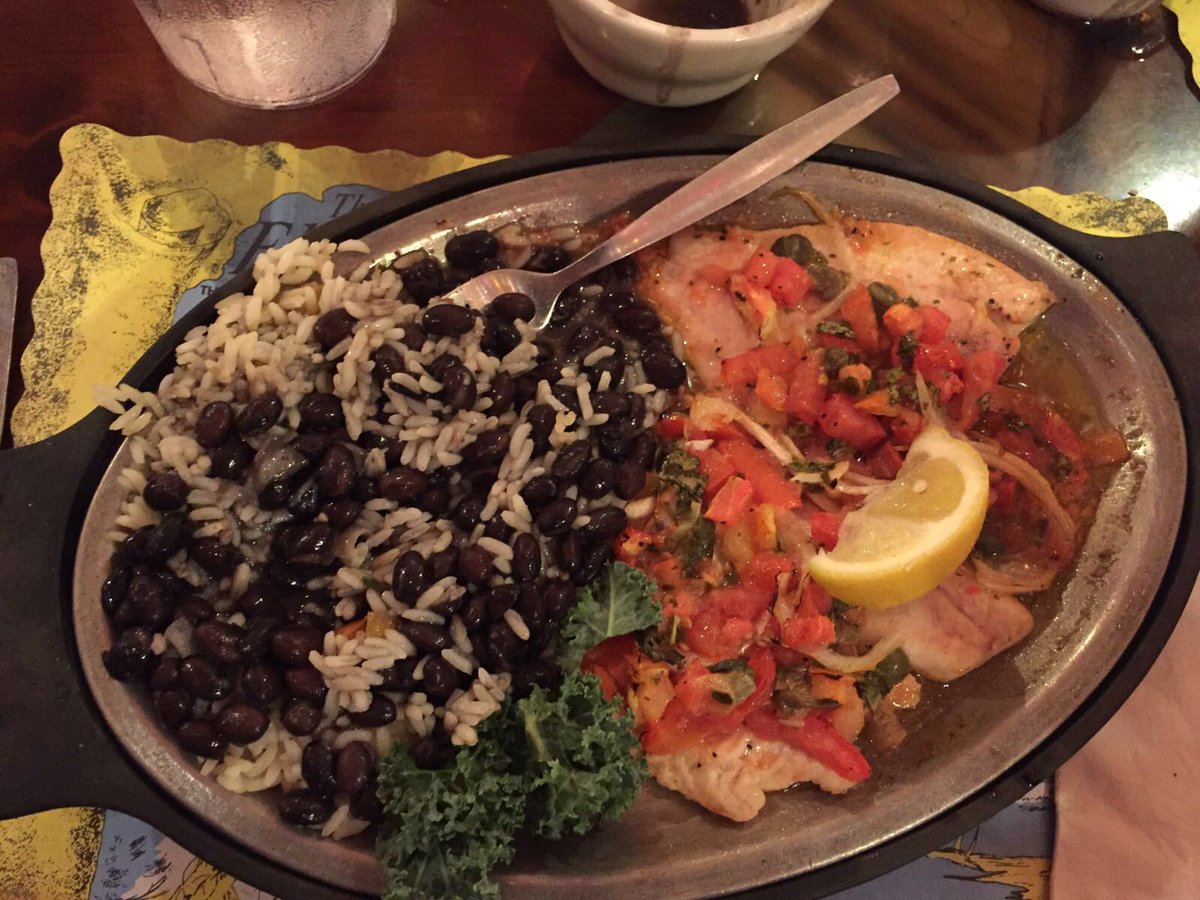 gerardwozek's tweet photo. #KeyLargo's #fFish #House is seafood dining at its best! #ceviche #KeyLimePie https://t.co/tKzKjP6XpL