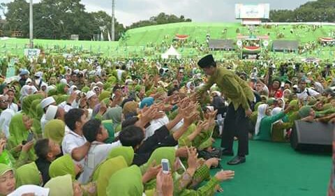 Santri_News's tweet photo. Perempuan dan Kebangkitan Umat - Refleksi #70thMuslimatNU - SantriNews
https://t.co/ssAGmWvzkN https://t.co/GVzL9ppFKE