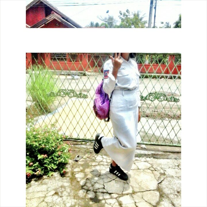 _Yuni07's tweet photo. school children😝 still love to play👭 not yet mature enough👩
.
.
#ThisIsMee https://t.co/oQj5EMTdz2