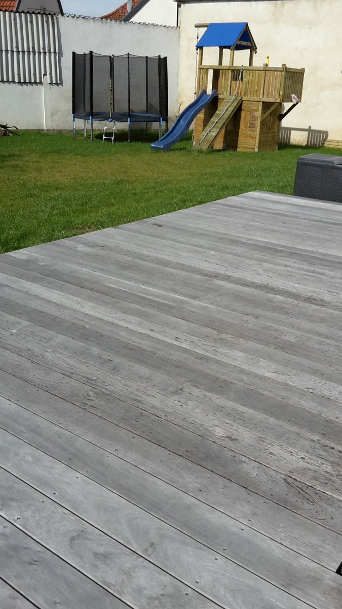 HolzbauMoser's tweet photo. Ein schöner Frühlingsmorgen. Man beachte die schöne Vergraung der #Walaba Terasse. Wir wünschen einen schönen Tag. https://t.co/XXyHR9Obr9