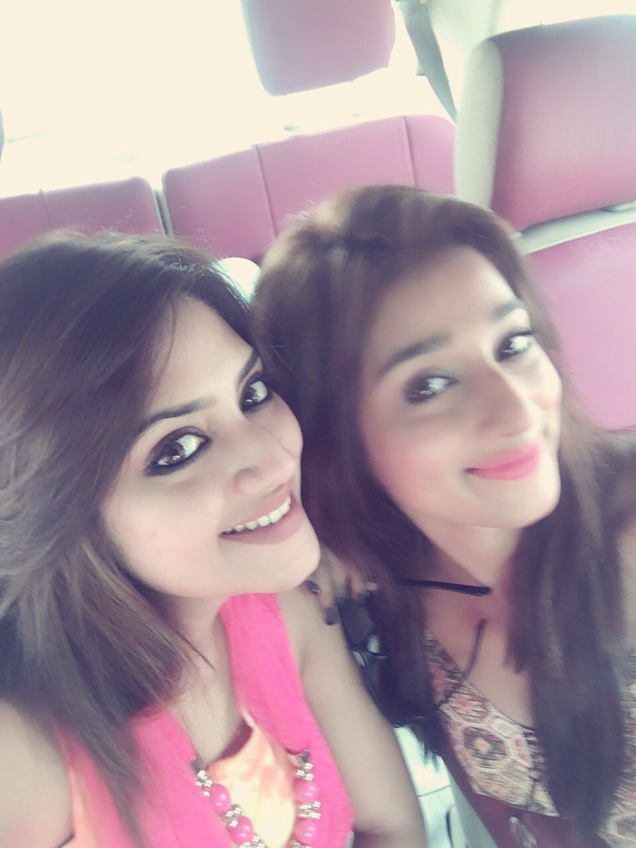 nusratchirps's tweet photo. look who jus joined me....@sayantika12 fun filled day...!! https://t.co/NxtQhebrKz
