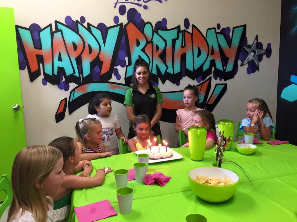 WOIDubbo's tweet photo. FLIP OUT Birthday Party Pack GIVEAWAY on WOID FB now. Valued at $250 for up to 10 kids. What a great present!! https://t.co/Lwa3qeeMl4