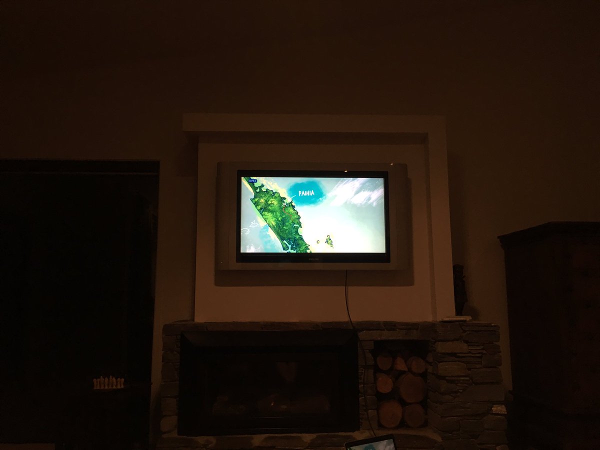 nzsam31's tweet photo. Watching the new episodes of #BladeNZ great laughs @bladenewzealand @RobFWilkinson @jackcostley @thebadjelly https://t.co/oEVhmgpANd