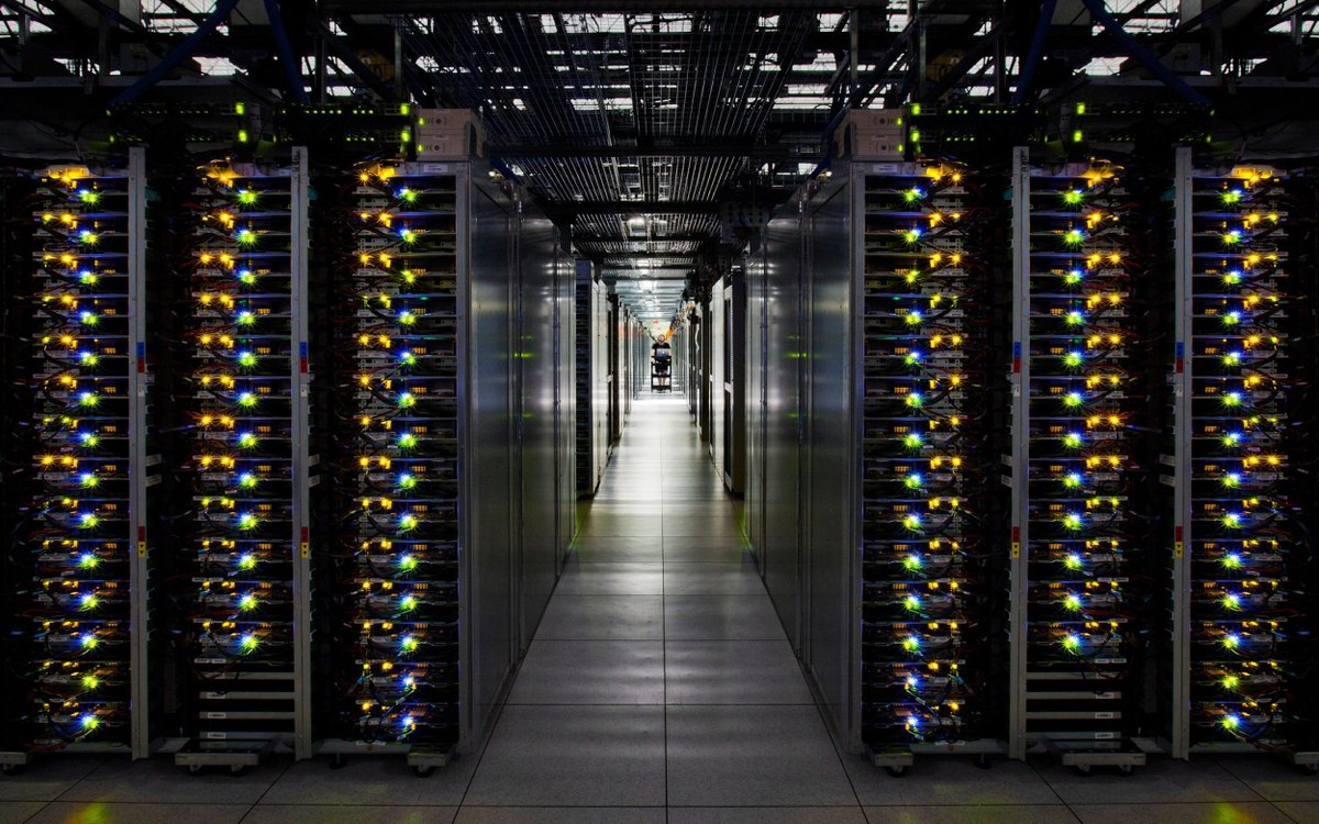 syndrome_tech's tweet photo. Data center is a vital component within your company's IT infrastructure. Find out more at https://t.co/teW53Zfien https://t.co/P1qrR51yI9