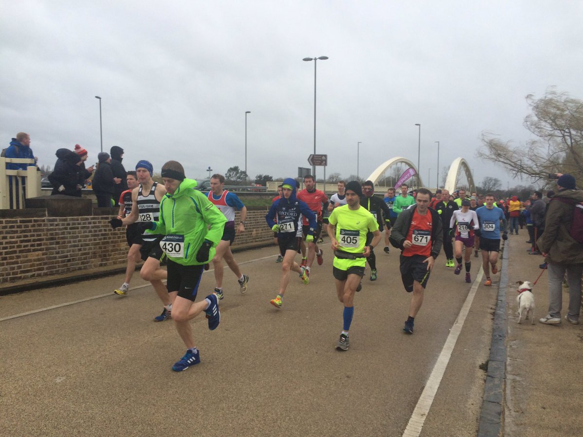 RiverThamesRun's tweet photo. And we're off!! Good luck everybody. https://t.co/xjcThoCWKZ