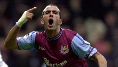 martelliditalia's tweet photo. Mark Noble and Paolo Di Canio together at Upton Park. Amazing #MN16 #PDC10 @whufc_official https://t.co/yX8c6356u9