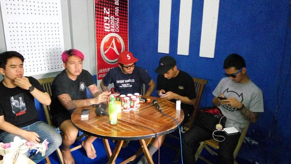 PEE WEE GASKINS Interview at 103,2 RADIO DONNA FM #BLITAR © <a href="/Universal_Indo/">Perempuan Nackal Salsa</a> <a href="/DorksOfficial/">Dorks Indonesia</a> <a href="/Dorks_Blitar/">Dorks Blitar</a> <a href="/KataDochi/">Do██ Sa███</a>!