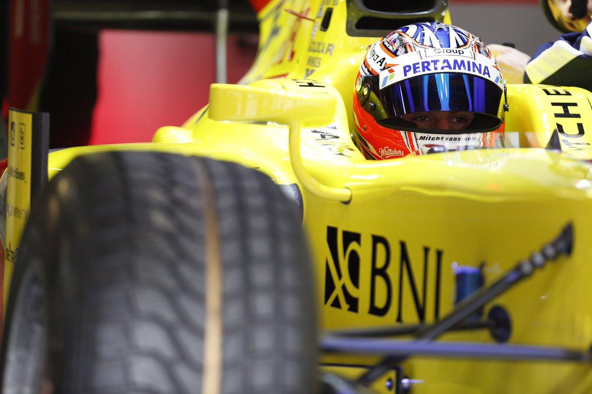 CamposRacing's tweet photo. Back with @GP2_Official this week for the last test in Jerez!Tuesday, wednesday and thursday! #CamposRacing #GP2 https://t.co/gvCsqH6QlK